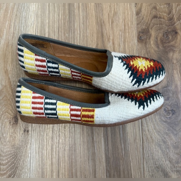 BORN Women's Giselle Flat Size 7.5 - New Without Tags - Picture 3 of 6